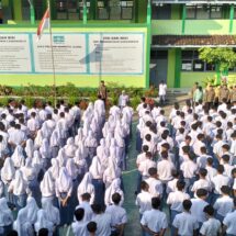 Semarak Hardiknas: Gelaran Upacara Bertema Bergerak Bersama Lanjutkan Merdeka Belajar